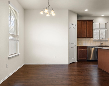 11801 Jackson Falls Way - Photo Thumbnail 12