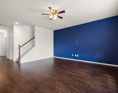11801 Jackson Falls Way - Photo Thumbnail 3