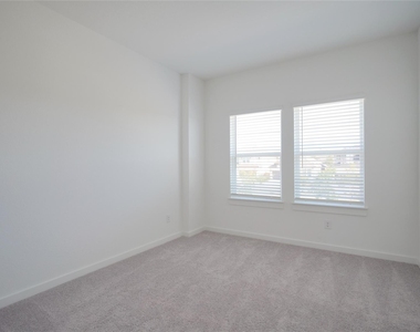 1250 N Roger Hanks Pkwy - Photo Thumbnail 17