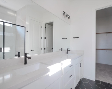 1250 N Roger Hanks Pkwy - Photo Thumbnail 8