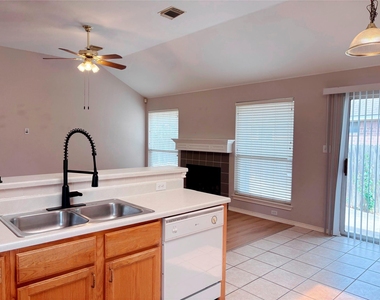 14901 Sand Dollar Ct - Photo Thumbnail 9