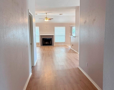 14901 Sand Dollar Ct - Photo Thumbnail 3