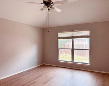 14901 Sand Dollar Ct - Photo Thumbnail 21