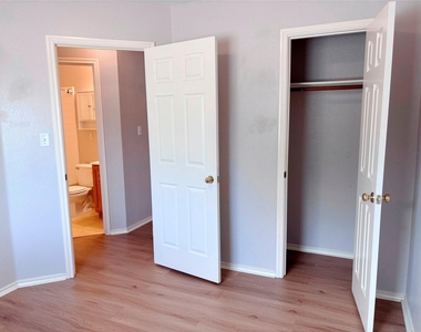 14901 Sand Dollar Ct - Photo Thumbnail 19
