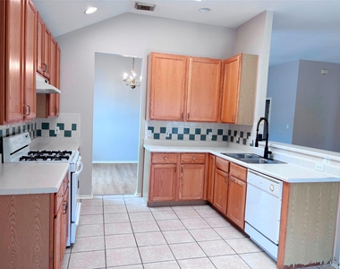 14901 Sand Dollar Ct - Photo Thumbnail 8