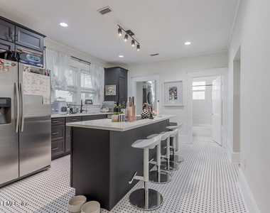 2784 Lydia Street - Photo Thumbnail 2