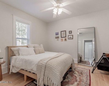 2784 Lydia Street - Photo Thumbnail 3
