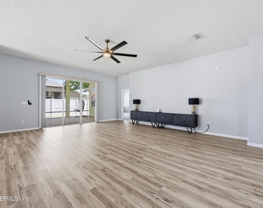 14447 Cherry Lake Drive W - Photo Thumbnail 2