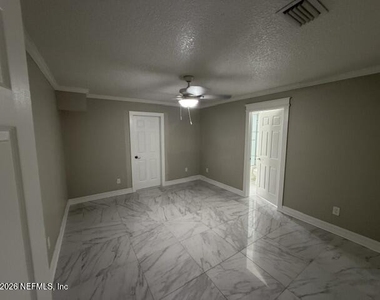1809 Penzance Parkway - Photo Thumbnail 8