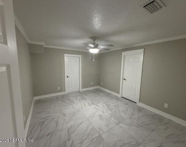 1809 Penzance Parkway - Photo Thumbnail 10