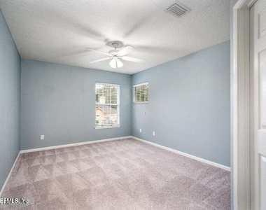 7820 Deerwood Point Court - Photo Thumbnail 24