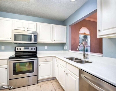7820 Deerwood Point Court - Photo Thumbnail 7