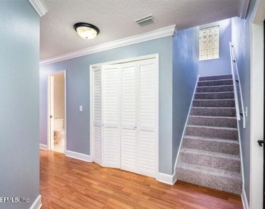 7820 Deerwood Point Court - Photo Thumbnail 5