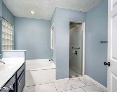 7820 Deerwood Point Court - Photo Thumbnail 20