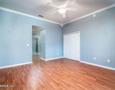 7820 Deerwood Point Court - Photo Thumbnail 16