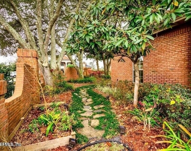 7820 Deerwood Point Court - Photo Thumbnail 2