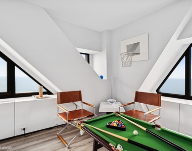 175 E Delaware Place - Photo Thumbnail 12