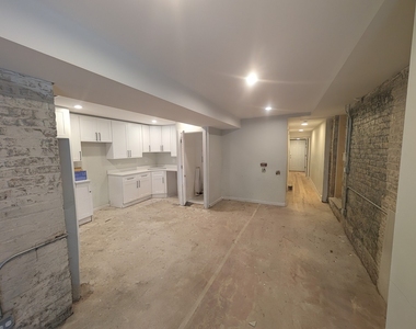 616 W Patterson Avenue - Photo Thumbnail 2