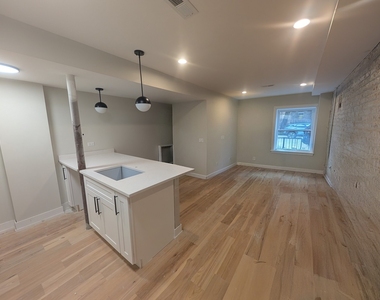 616 W Patterson Avenue - Photo Thumbnail 2
