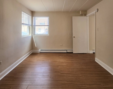 5741 W 35th Street - Photo Thumbnail 5