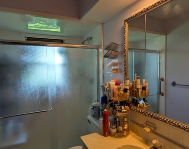 11 Marquette Place - Photo Thumbnail 12