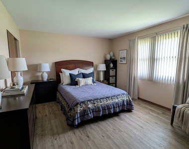11 Marquette Place - Photo Thumbnail 7