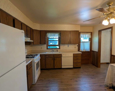 11 Marquette Place - Photo Thumbnail 5