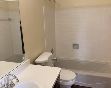 4810 Eastwood Court - Photo Thumbnail 16