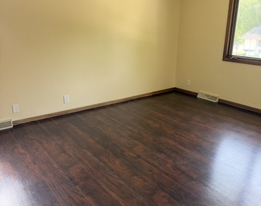 4810 Eastwood Court - Photo Thumbnail 21