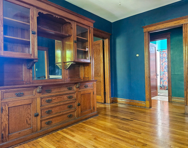 2327 W 35th Place - Photo Thumbnail 7