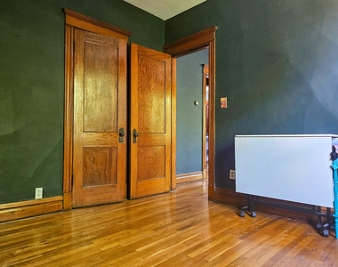 2327 W 35th Place - Photo Thumbnail 9