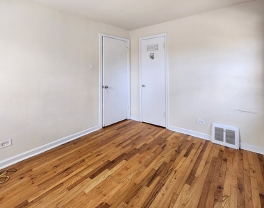 4231 W Nelson Street - Photo Thumbnail 6