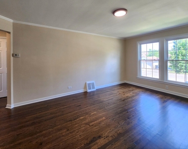 4263 W Nelson Street - Photo Thumbnail 4