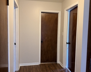 9101 Sahler Avenue - Photo Thumbnail 4