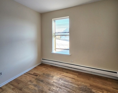 3217 W Diversey Avenue - Photo Thumbnail 9