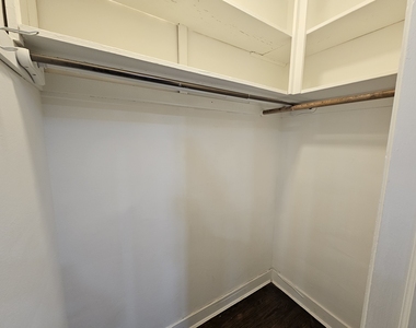 6545 N Francisco Avenue - Photo Thumbnail 6