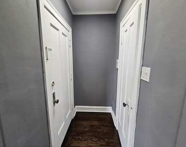 6545 N Francisco Avenue - Photo Thumbnail 1
