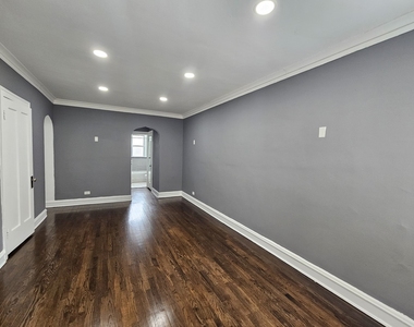 6545 N Francisco Avenue - Photo Thumbnail 4