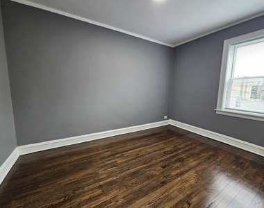 6545 N Francisco Avenue - Photo Thumbnail 11