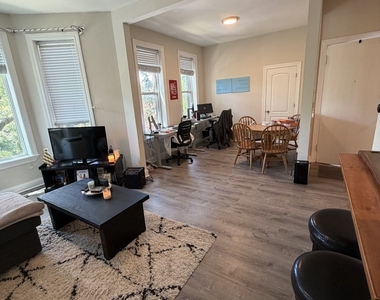 854 W George Street - Photo Thumbnail 11