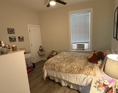 854 W George Street - Photo Thumbnail 16