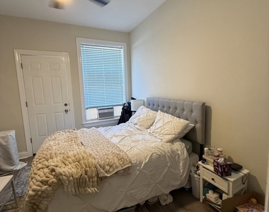 854 W George Street - Photo Thumbnail 18