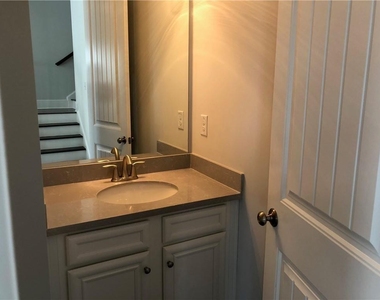 4250 Spruce Pine Alley - Photo Thumbnail 14
