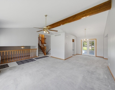 752 Rosanne Street - Photo Thumbnail 11