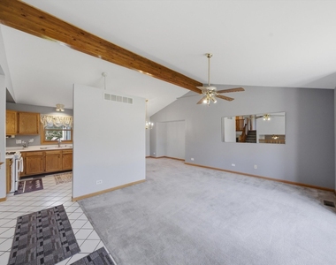 752 Rosanne Street - Photo Thumbnail 7