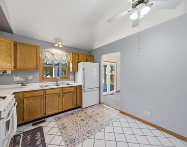 752 Rosanne Street - Photo Thumbnail 15