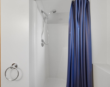 752 Rosanne Street - Photo Thumbnail 27