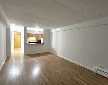 5906 N Sheridan Road - Photo Thumbnail 8