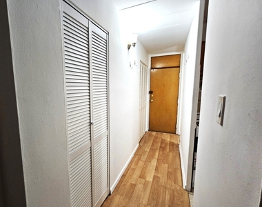 5906 N Sheridan Road - Photo Thumbnail 9