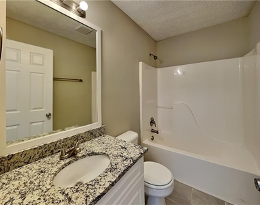 37 Christopher Drive - Photo Thumbnail 13